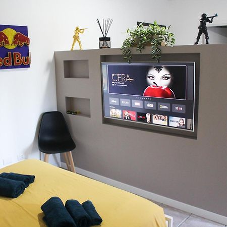 La Suite Dell'Artista Swimming Pool And Air Conditioning Stresa Exterior foto